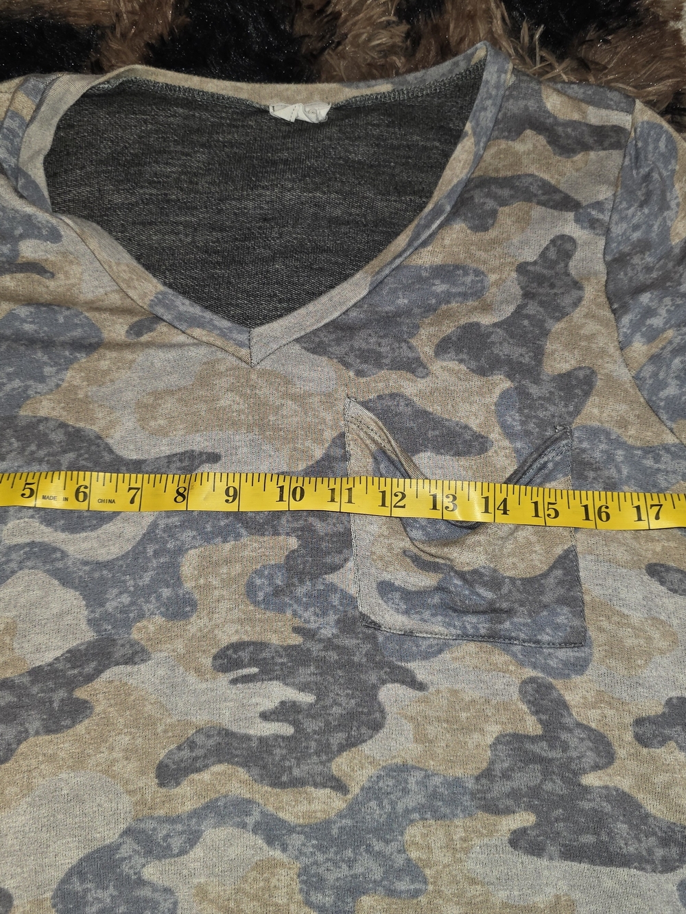 Lovely Melody Camo V-Neck Pocket Tee - Gray & Tan - Picture 2 of 3